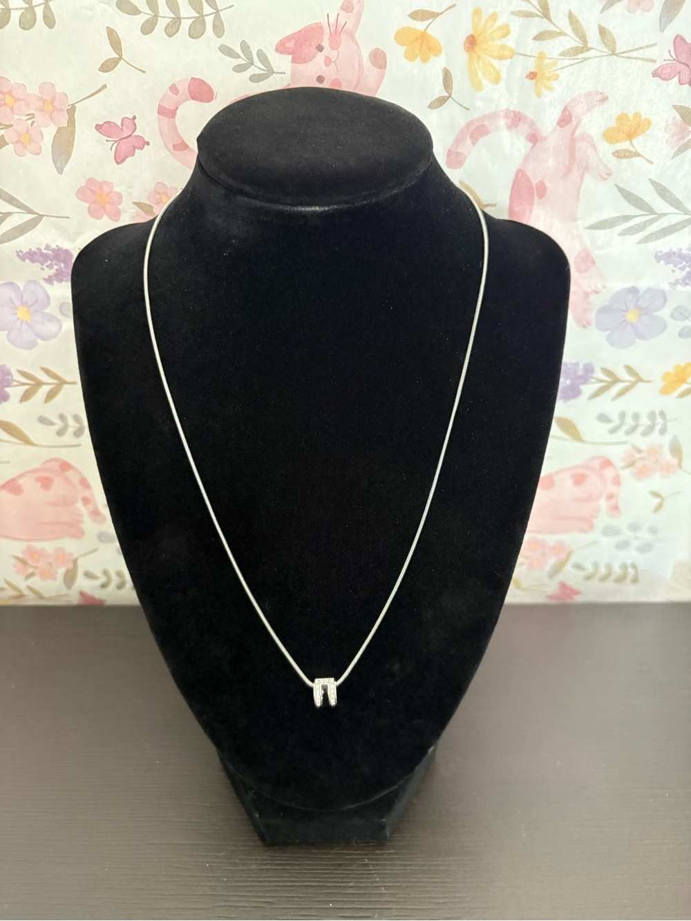 Annaleece by Devries Swarovski pendant necklace silver tone. EUC